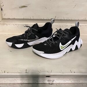 Nike Giannis Immortality Black/White Sneakers Size 10